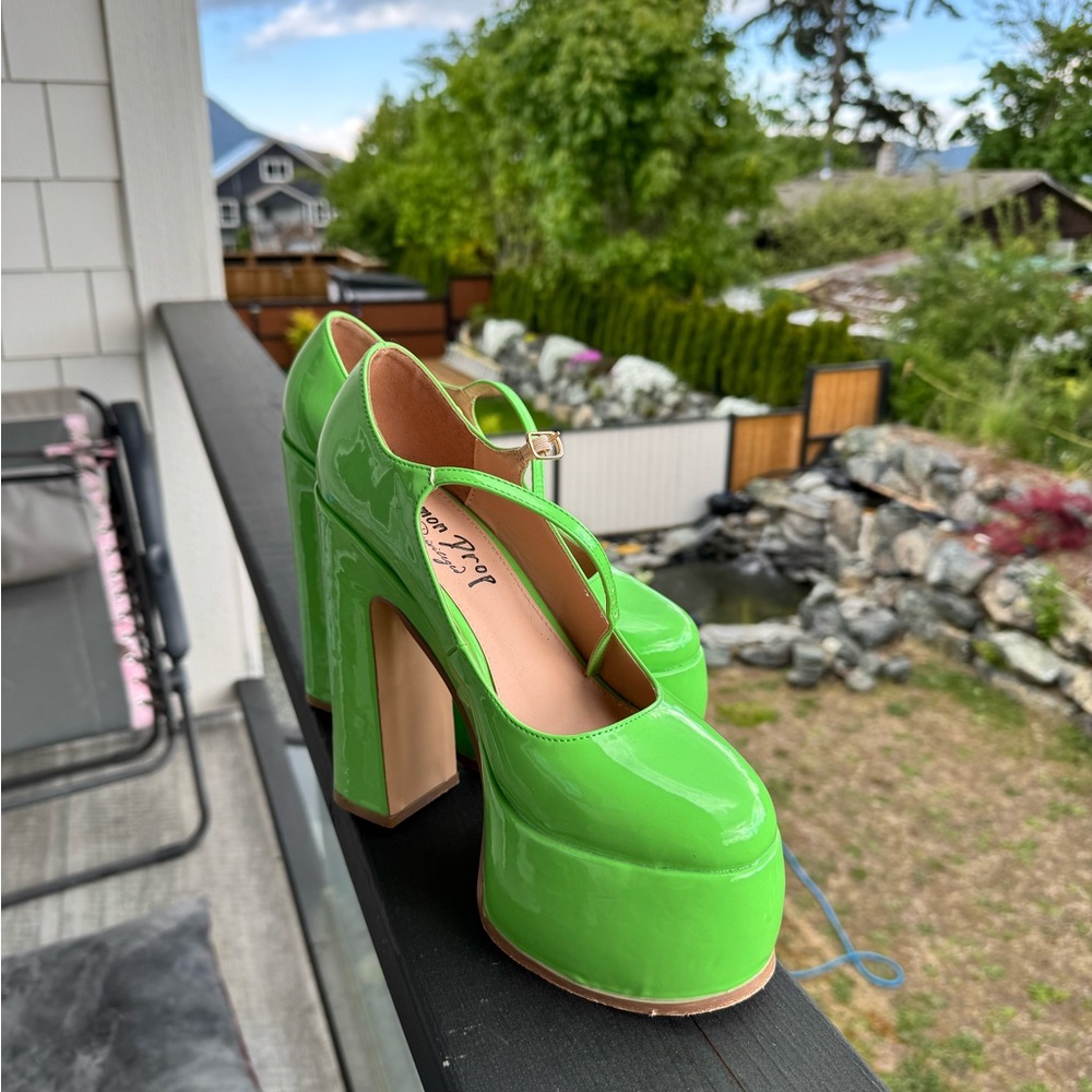 Dolls Kill Green Platform Shoes with Chunky Heels